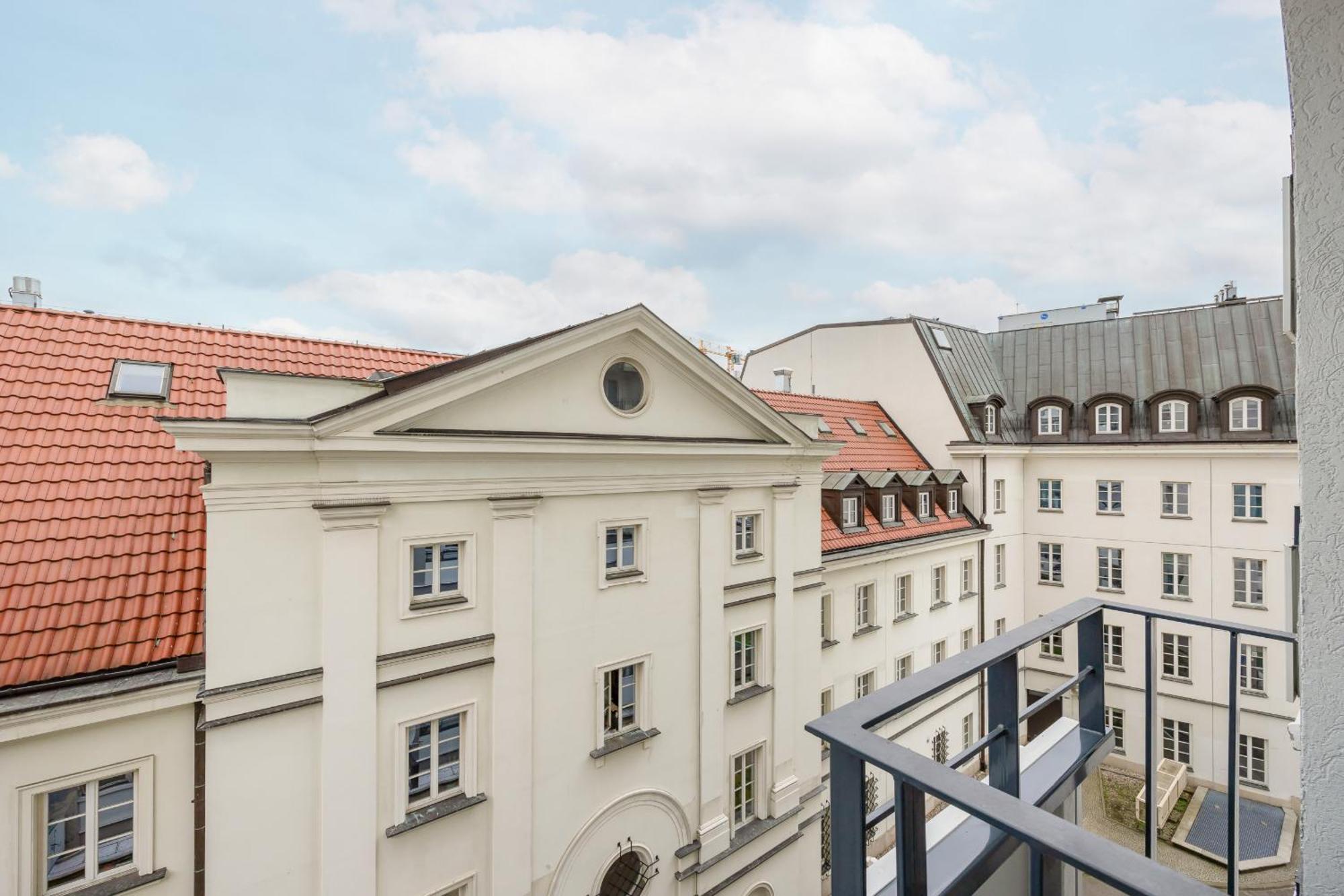 Charming For 4 People Located 650 M From The Old Town Of By Renters Apartament *